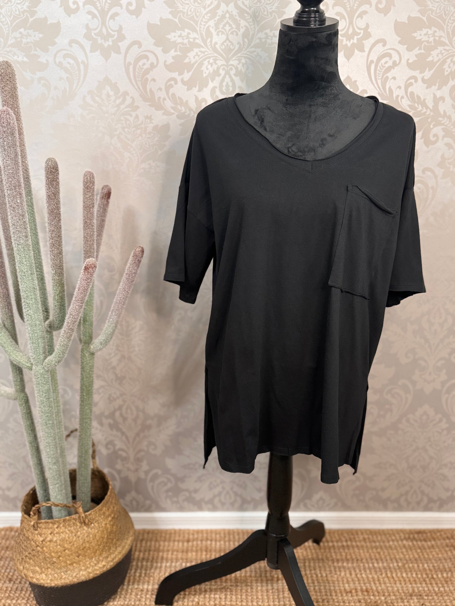 Oversized pocket tee