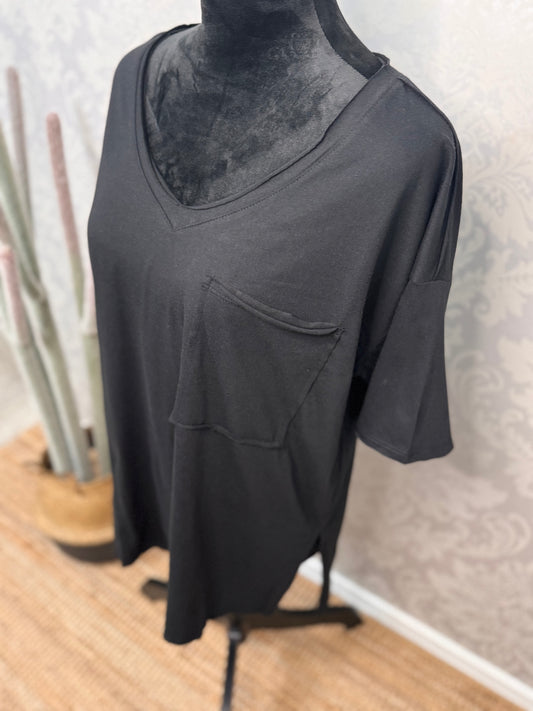Oversized pocket tee