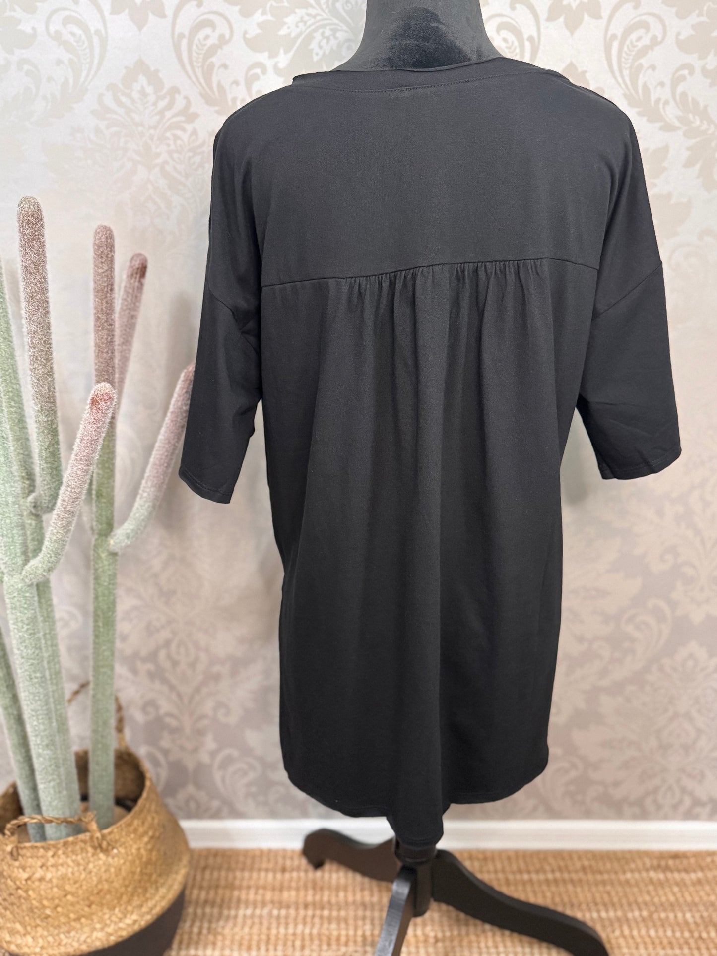Oversized pocket tee